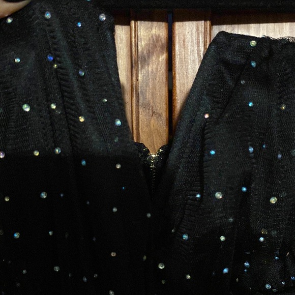 BRAND NEW, NEVER WORN! - Picture 2 of 6